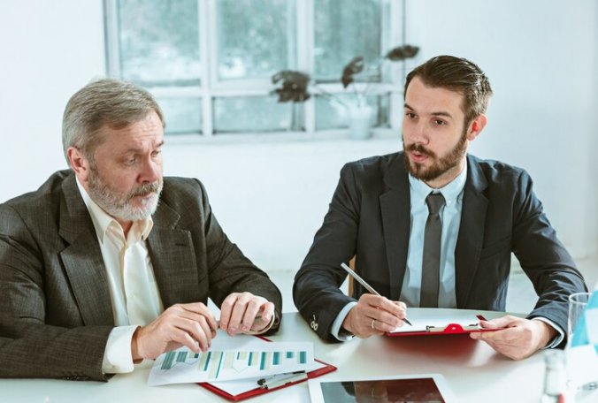 Key Differences Between Internal Auditors and External Auditors